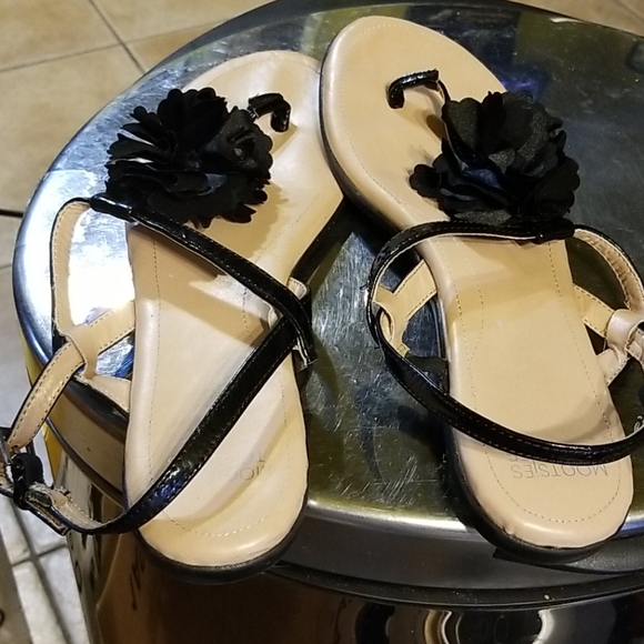 Sandals - Picture 2 of 2